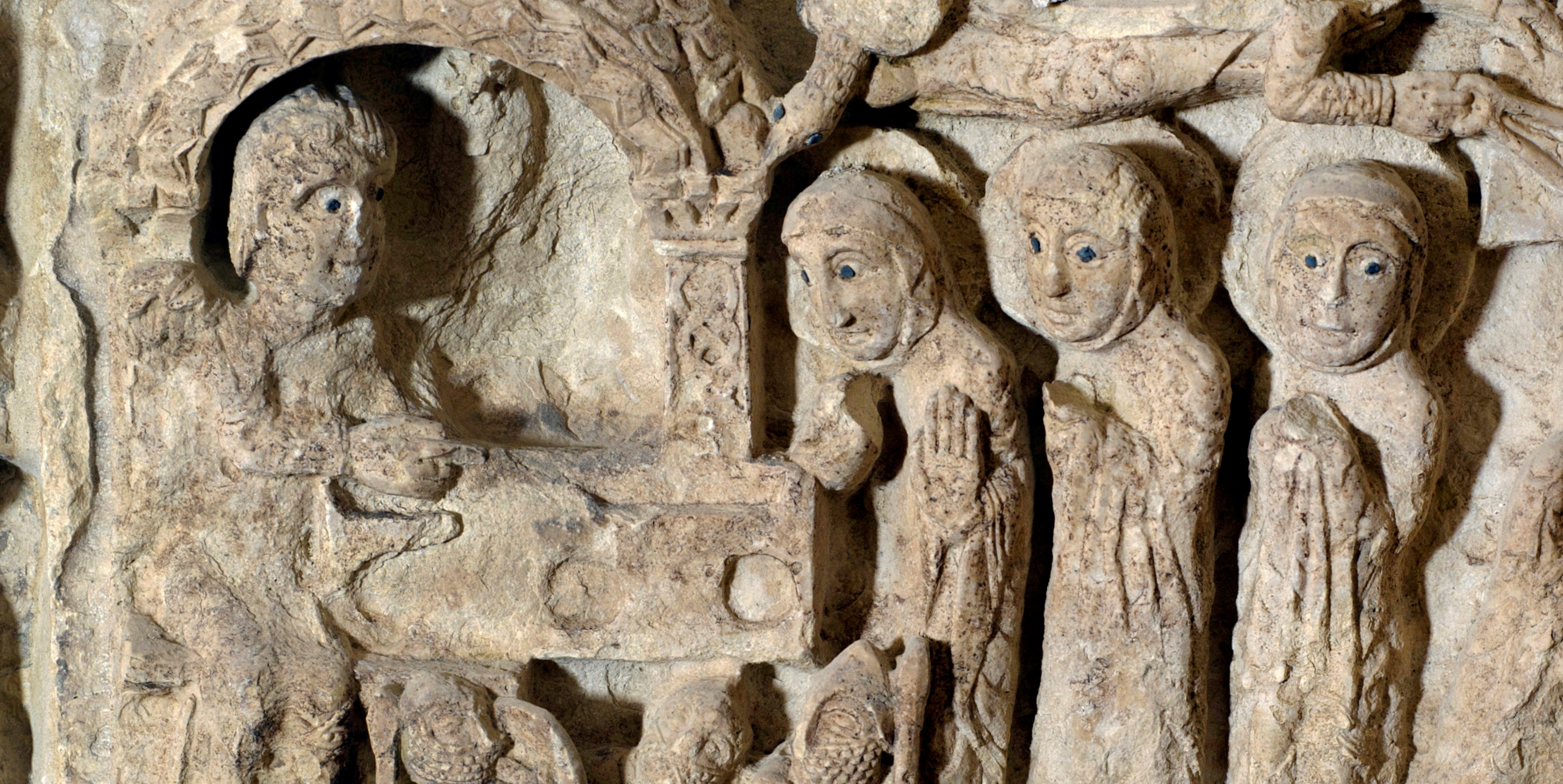 MonopoliArchitravePieDonne1